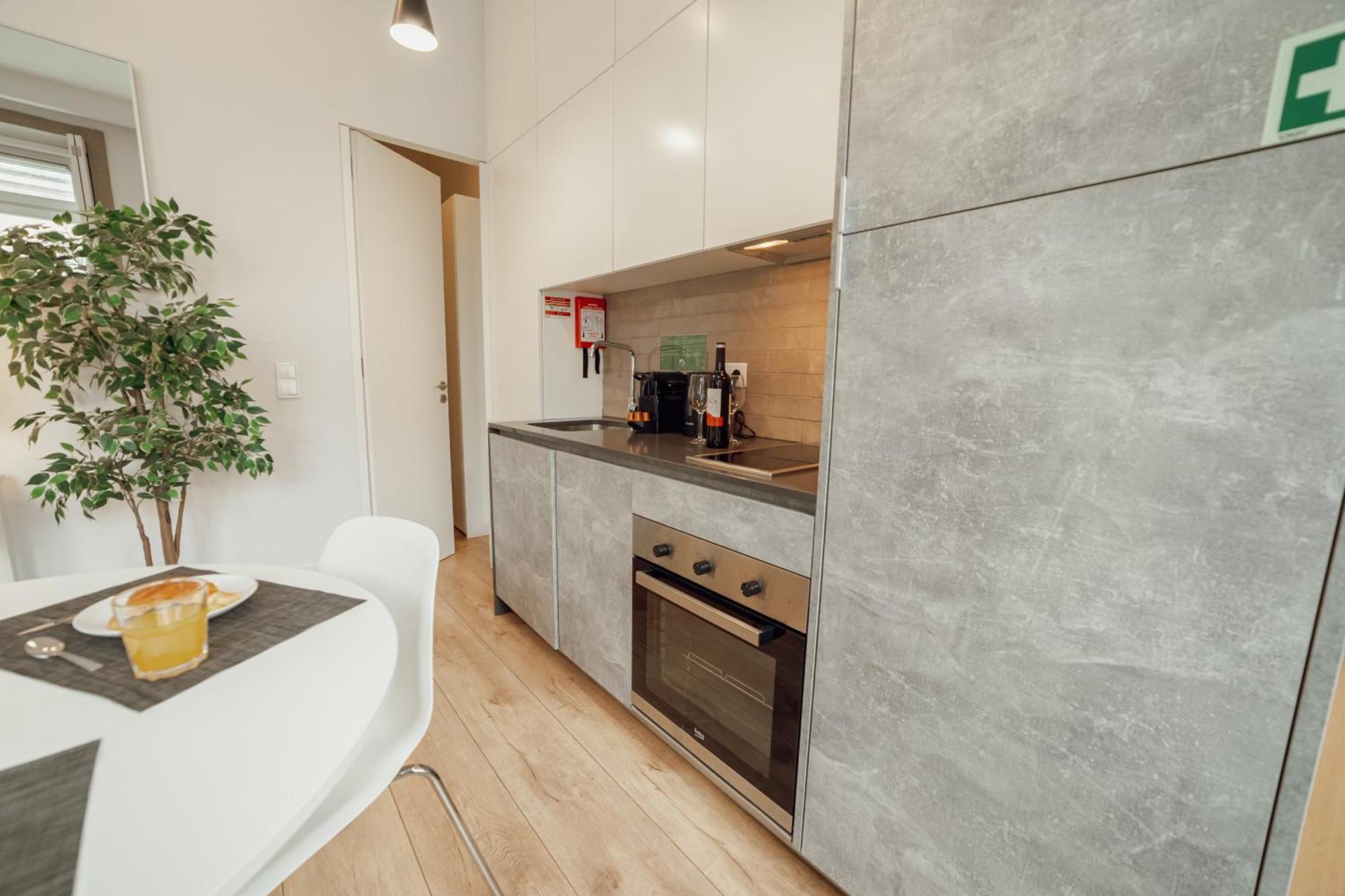 Downtown Elegant By Hosty Apartment *