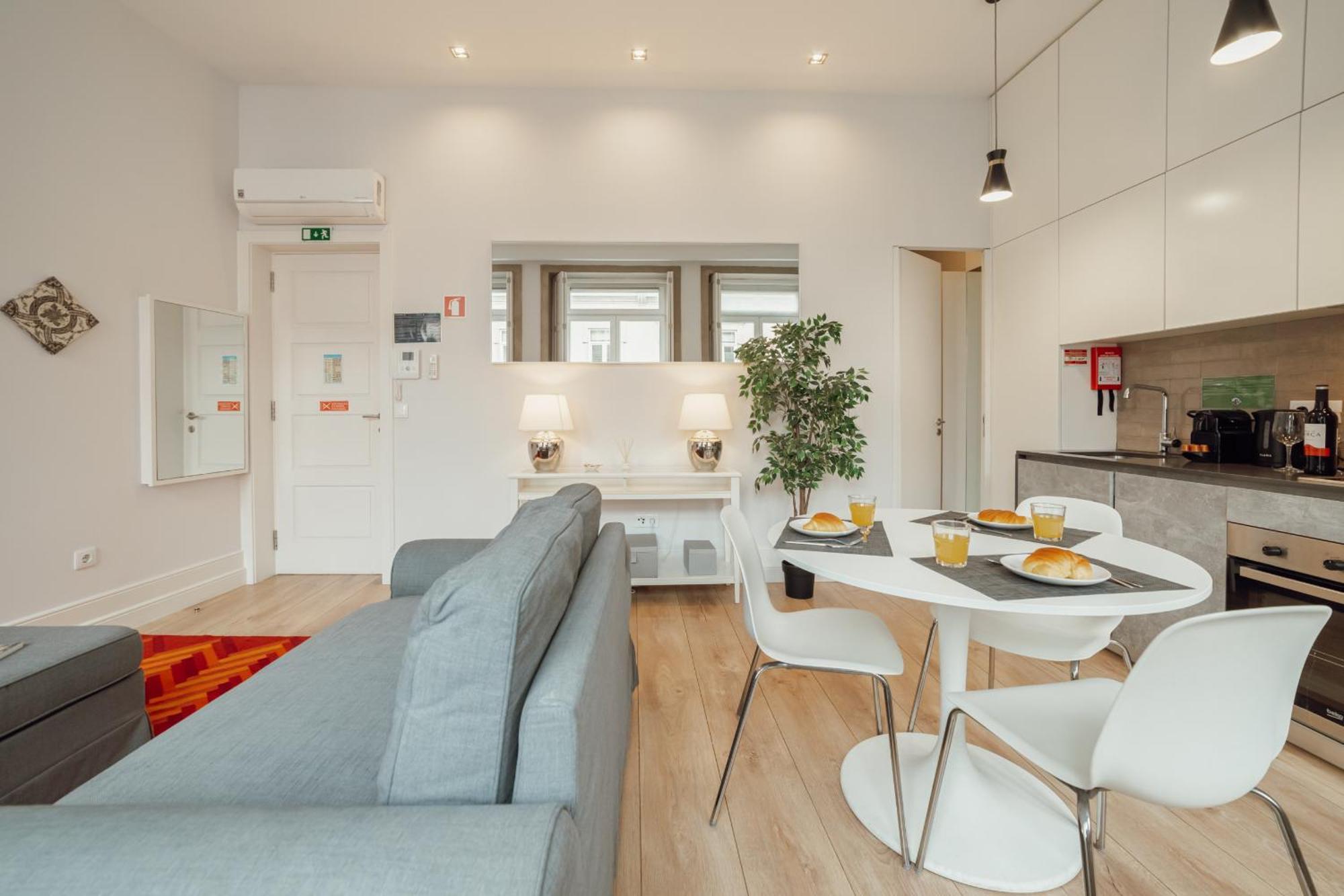 Apartment Downtown Elegant By Hosty Porto