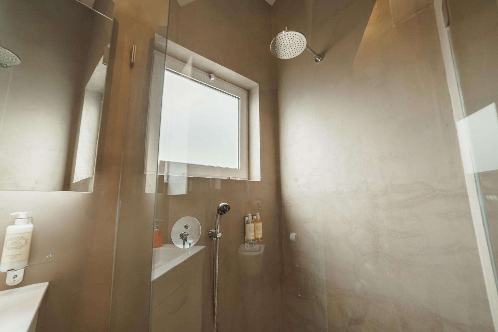 Downtown Elegant By Hosty Apartment *