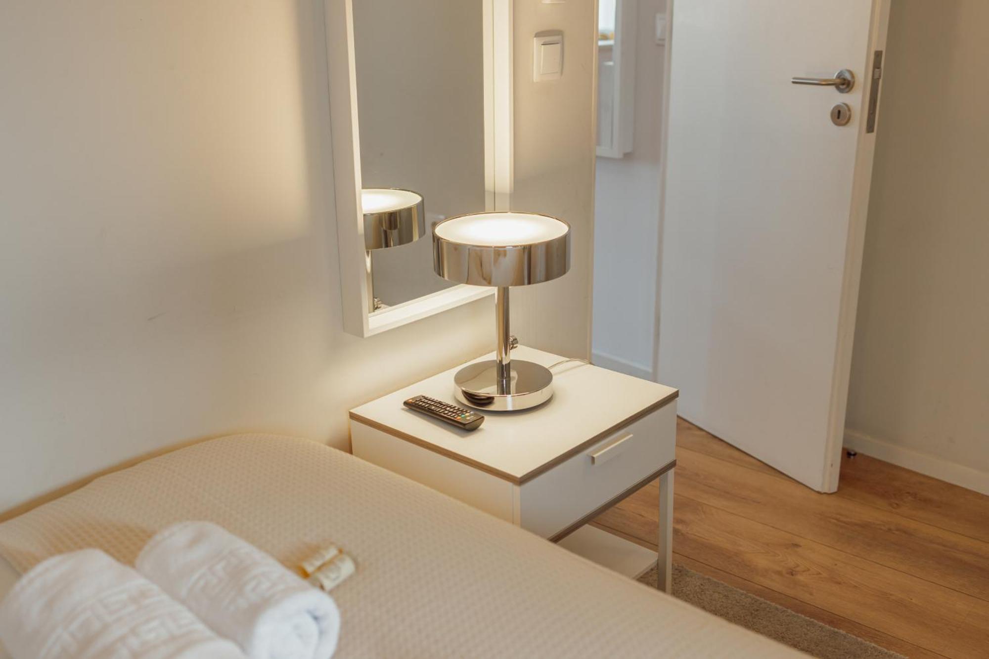 Apartment Downtown Elegant By Hosty *