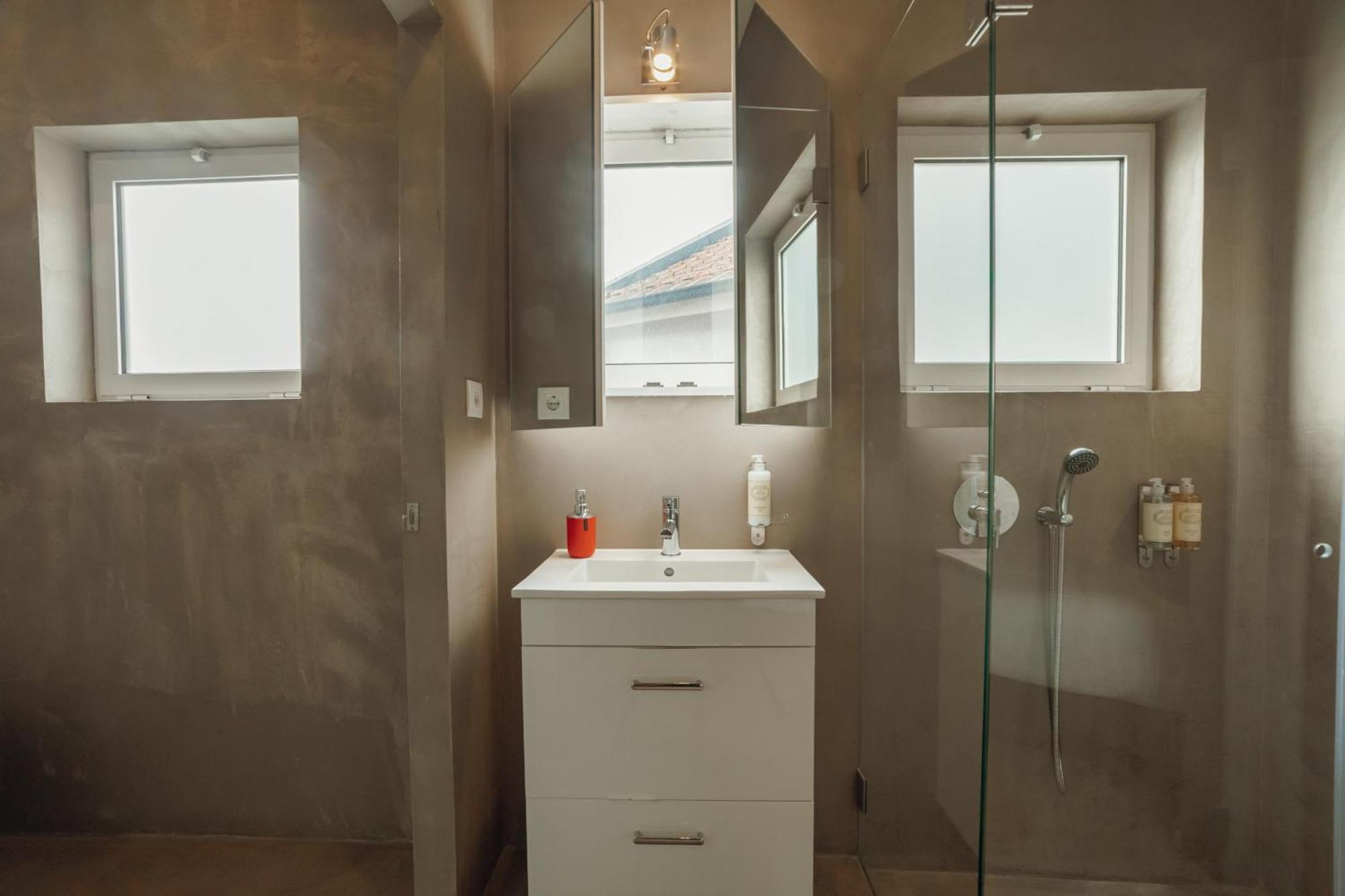 Apartment Downtown Elegant By Hosty