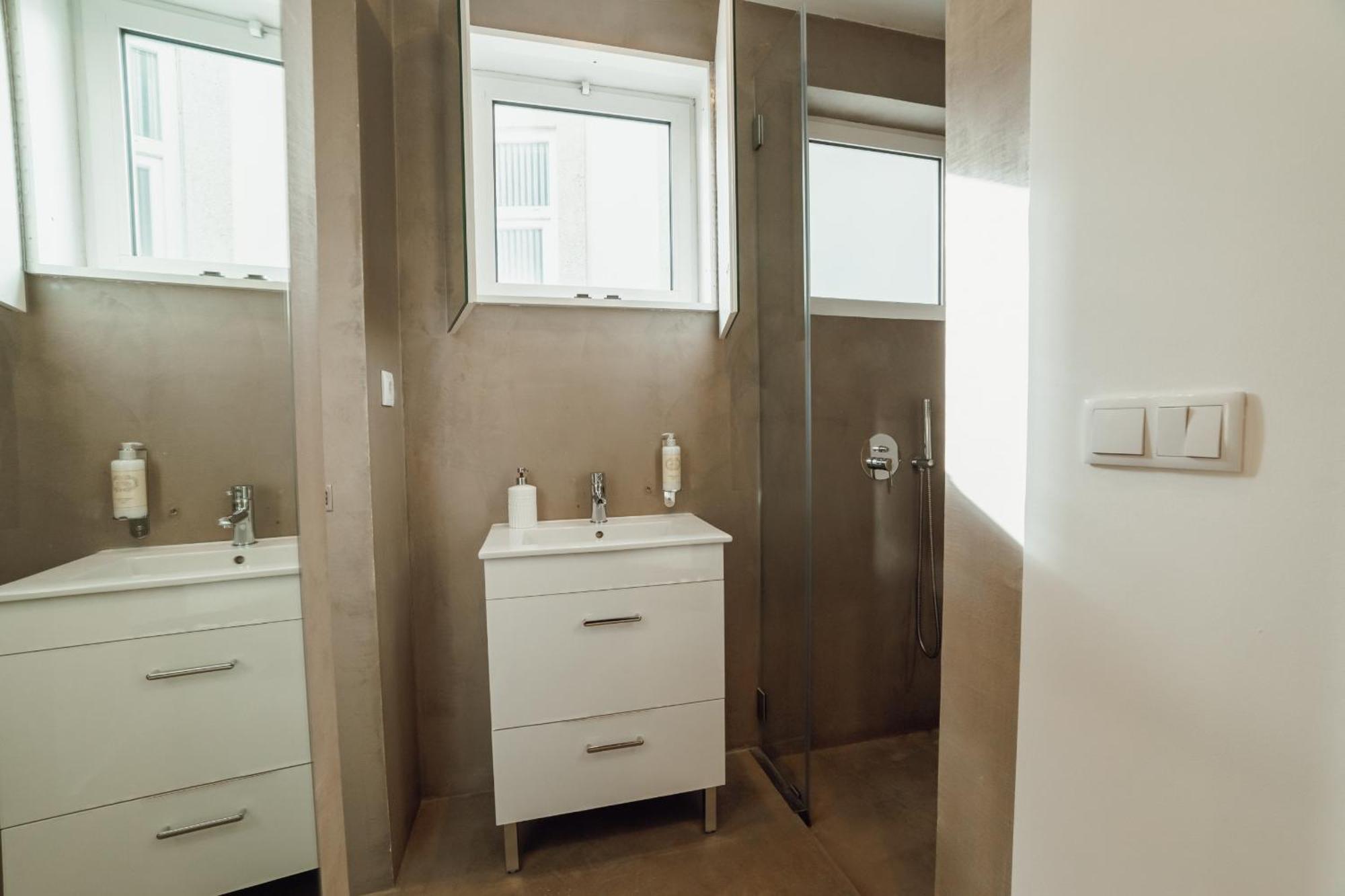 Apartment Downtown Elegant By Hosty Porto