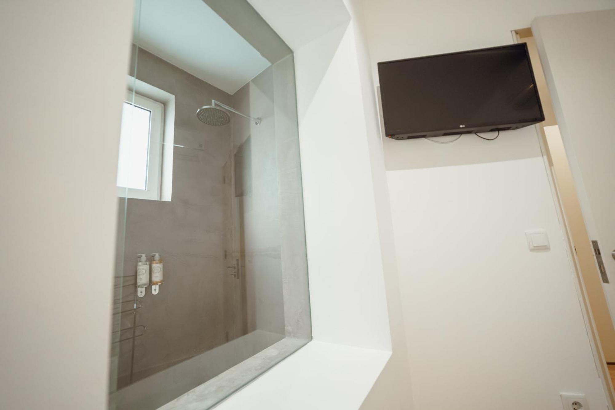 Apartment Downtown Elegant By Hosty *